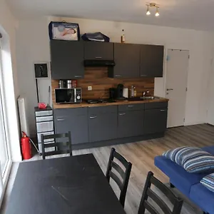 Studio 200 Meters From Central Station , Amberes Bélgica